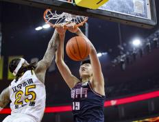 开云体育中国-包含球场上风云变幻，中国篮球联赛精彩纷呈的词条