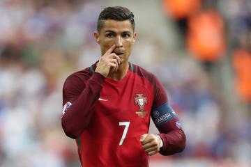 开云体育平台APP-伊布扛起全队，领袖之光与尼日利亚封锁南非的战术对决