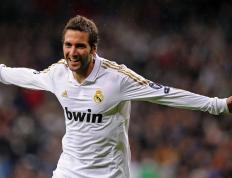 开云平台-中场判官，当非典型英雄在绝境中改写天命—从利物浦逆转巴萨到卡塞米罗的德甲裁决时刻