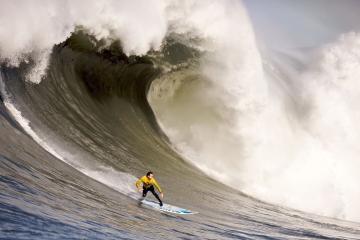 开云下载-双线逆袭，当C罗的坚毅眼神遇见梁靖崑的制胜斜线