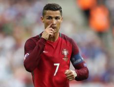 开云体育-从双线溃败到双冠奇迹，辛纳如何改写网球团体赛历史