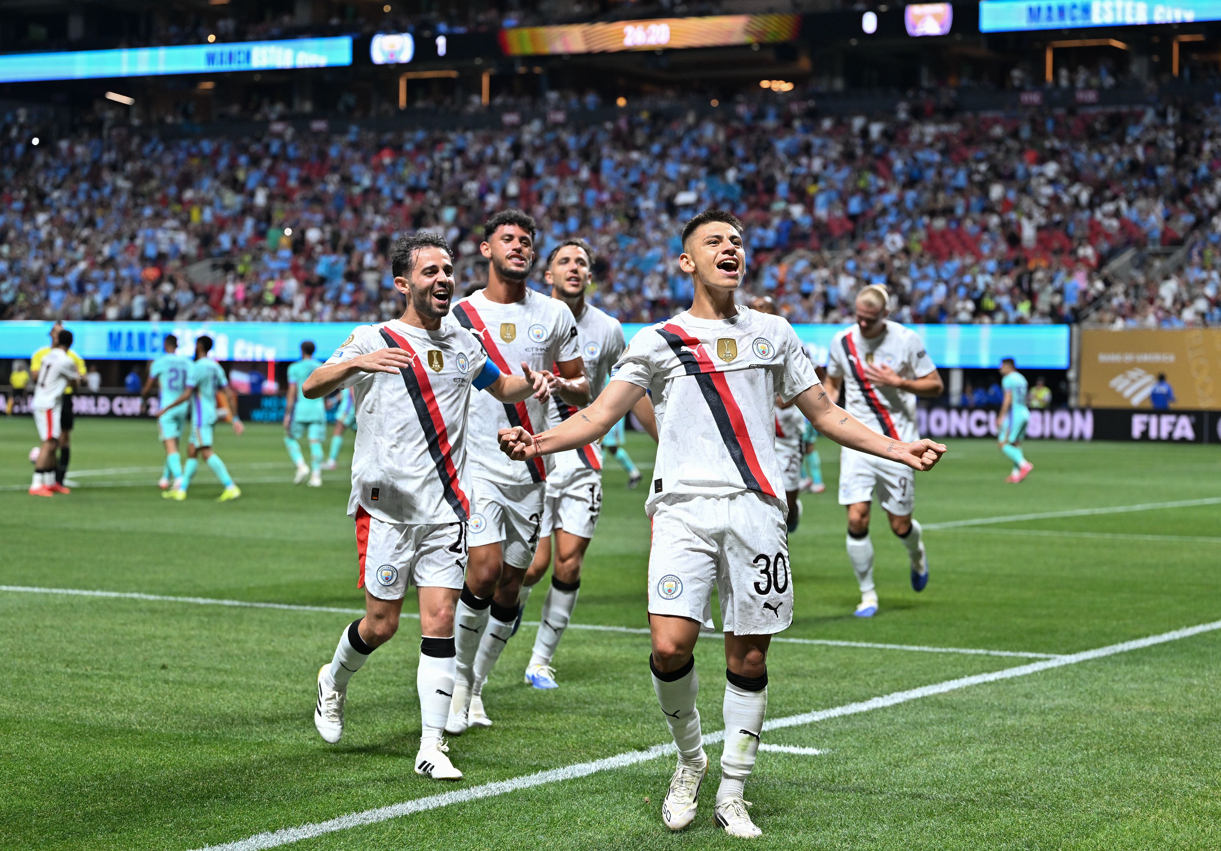 开云体育下载-曼城主场大胜诺维奇，继续追赶领头羊