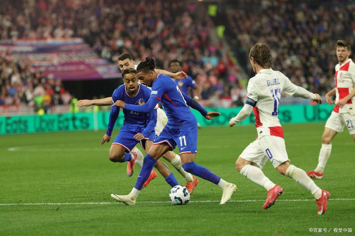 开云体育入口-关于法甲球队在比赛中力压对手,成功夺得胜利的信息