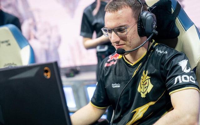 开云官网-TSM轻取DRX，Clid操刀奇招英雄翻盘鏖战多局四强赛，锁定晋级资格