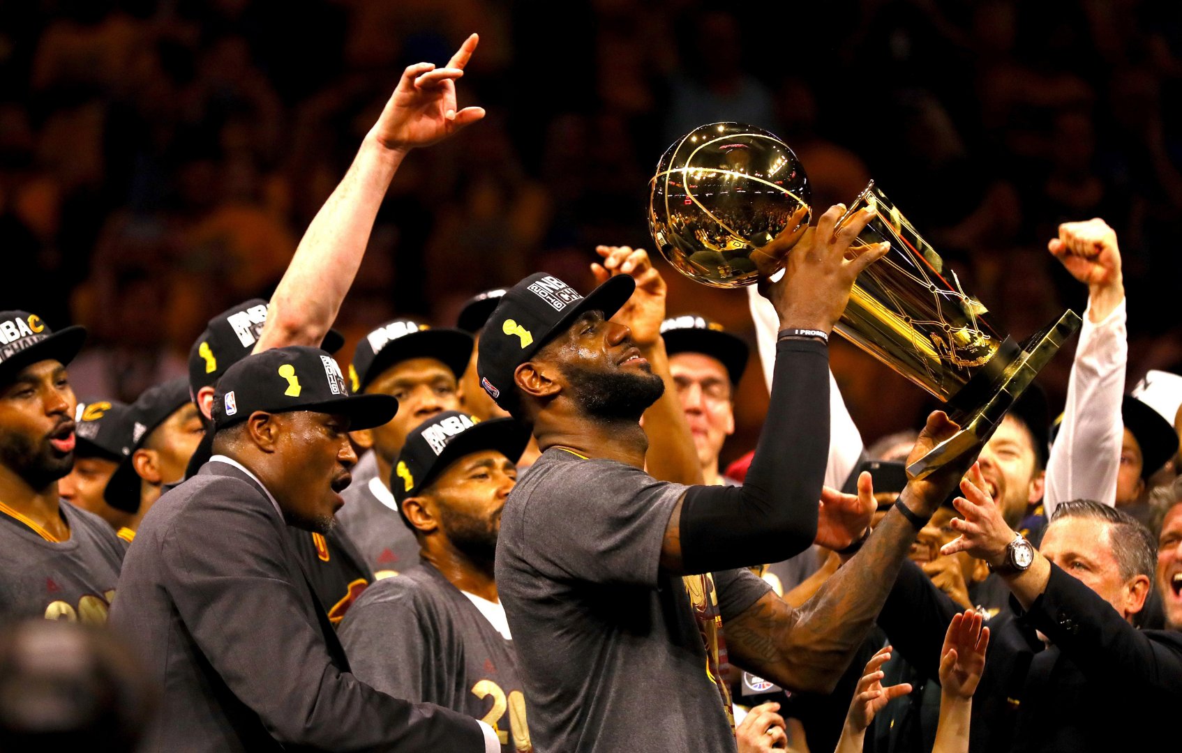 开云体育APP下载-关于湖人再胜灰熊,詹姆斯领衔全队火力猛攻的信息