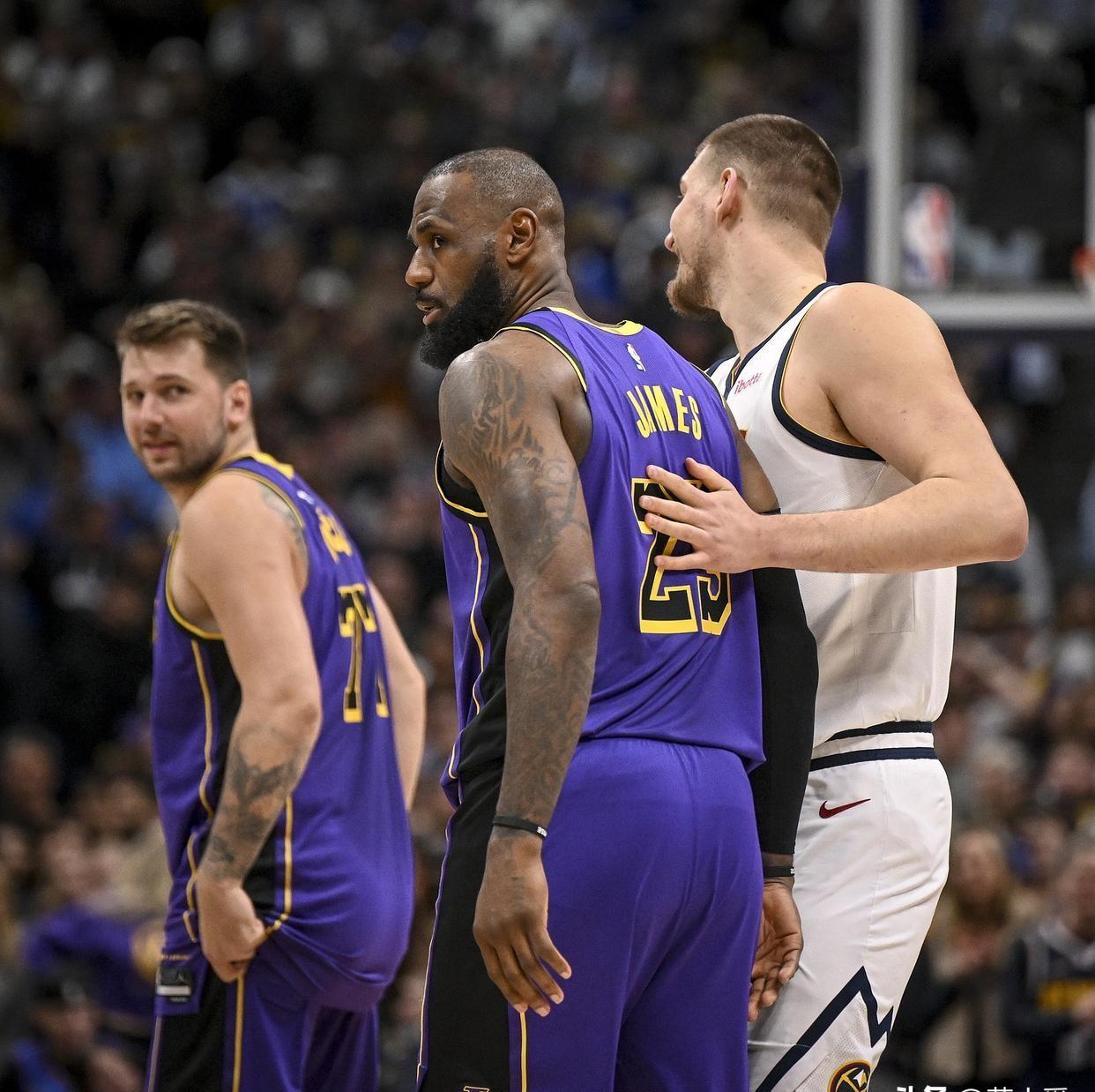 开云体育下载-辽宁二少交手,湖人客场擒下勇士