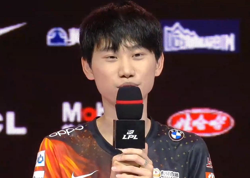 开云官方app入口-包含V5轻取LGD，Doinb单局斩获MVP峡谷大战小组赛，点燃全场激情的词条