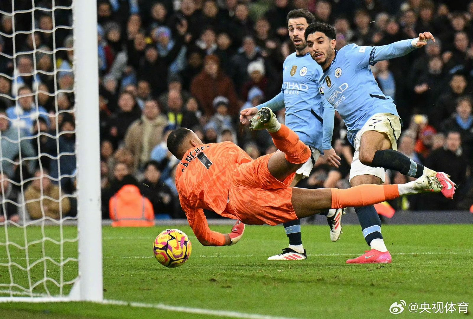 开云平台-效力切尔西的前锋连续破门,球队取得胜利