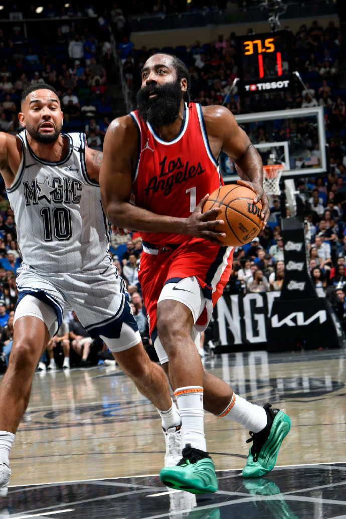 开云体育app-关于快船队击败魔术，取得双杀的信息