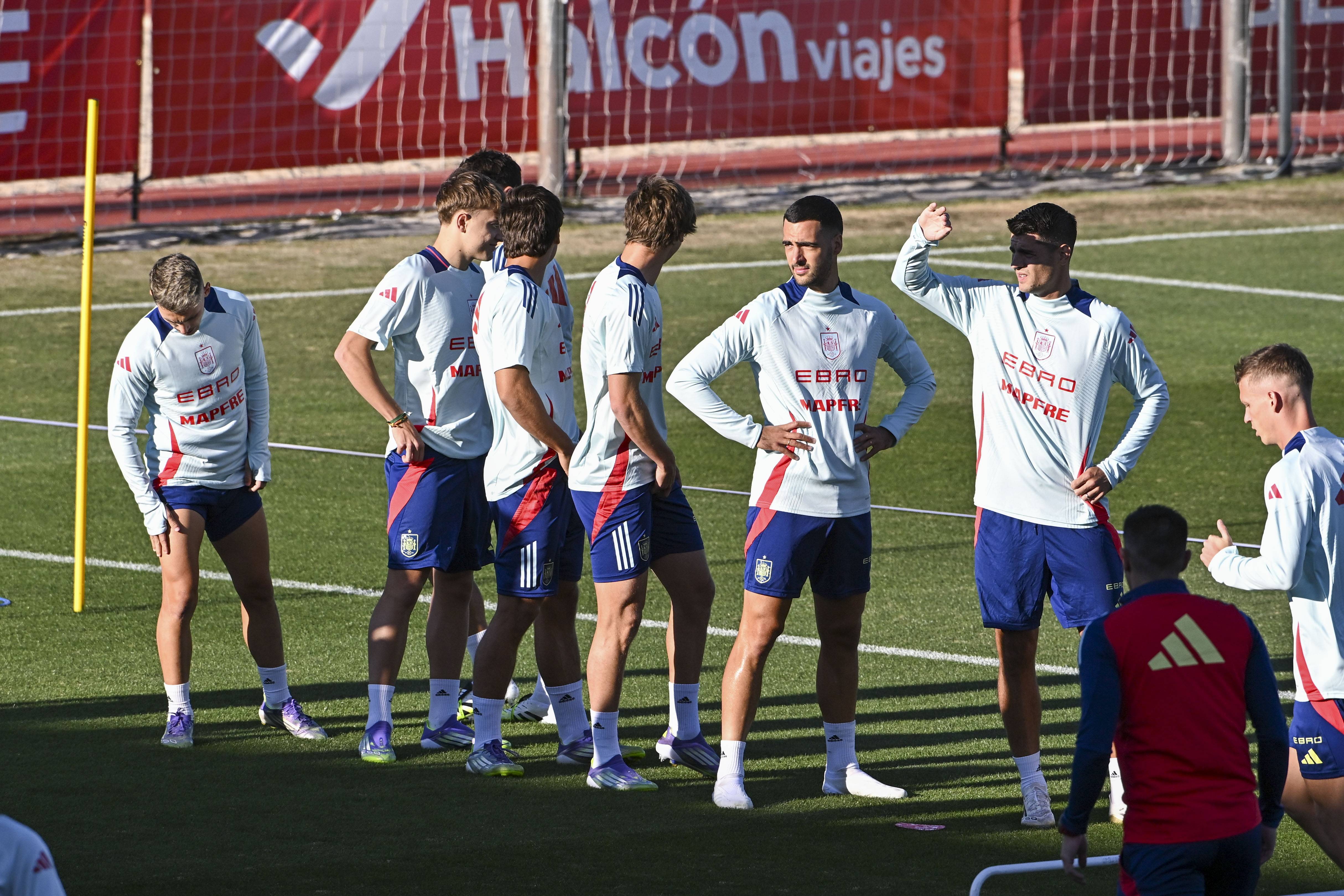 开云体育在线-国际足球全球杯集训全面展开，备战有序