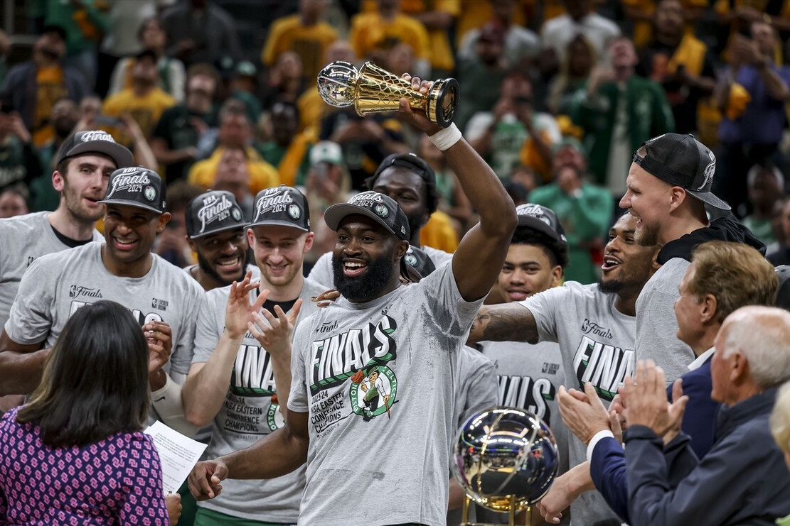 开云体育中国-德国男篮完胜热火，杰伦·布朗送出助攻的简单介绍