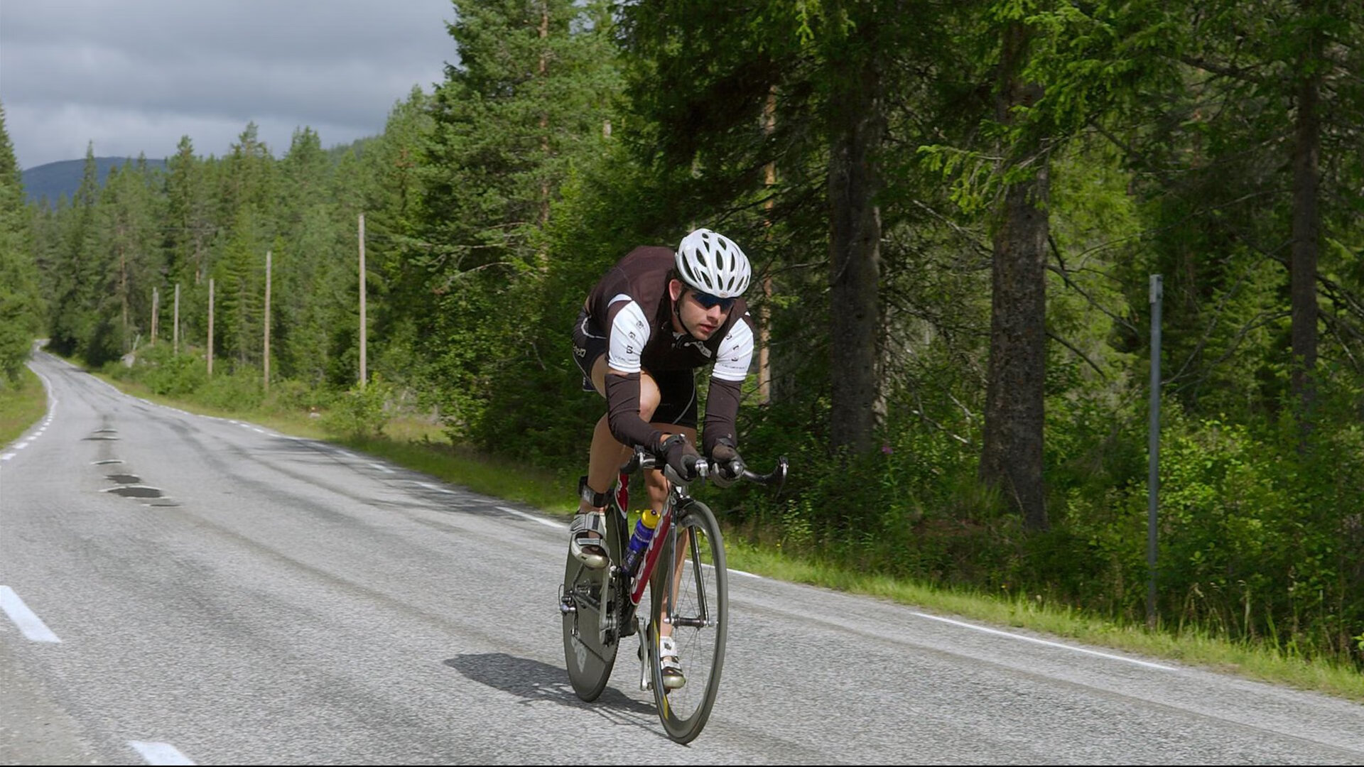 开云体育中国-无声的猎手，在得分盛宴中，贝恩如何用防守谱写了另类篮球诗篇