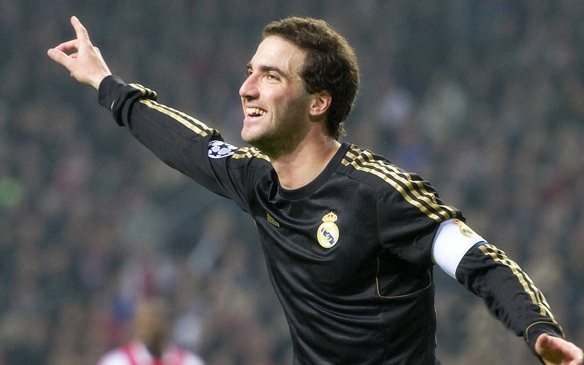 开云官网-风暴与炬火，当葡萄牙横扫中国，奥恰洛夫何以点燃异国赛场？